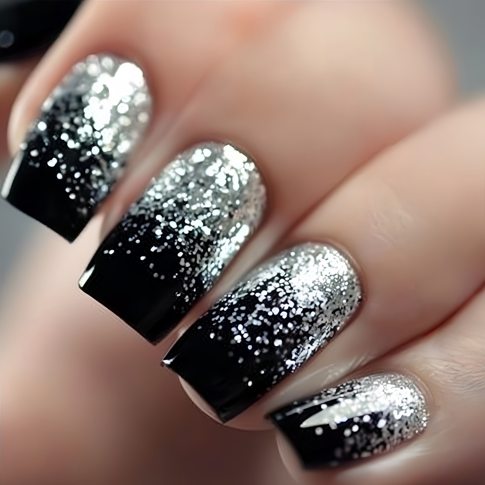 Nail Art Press On - أظافر صناعية قصيرة متوسطة متدرجة بني