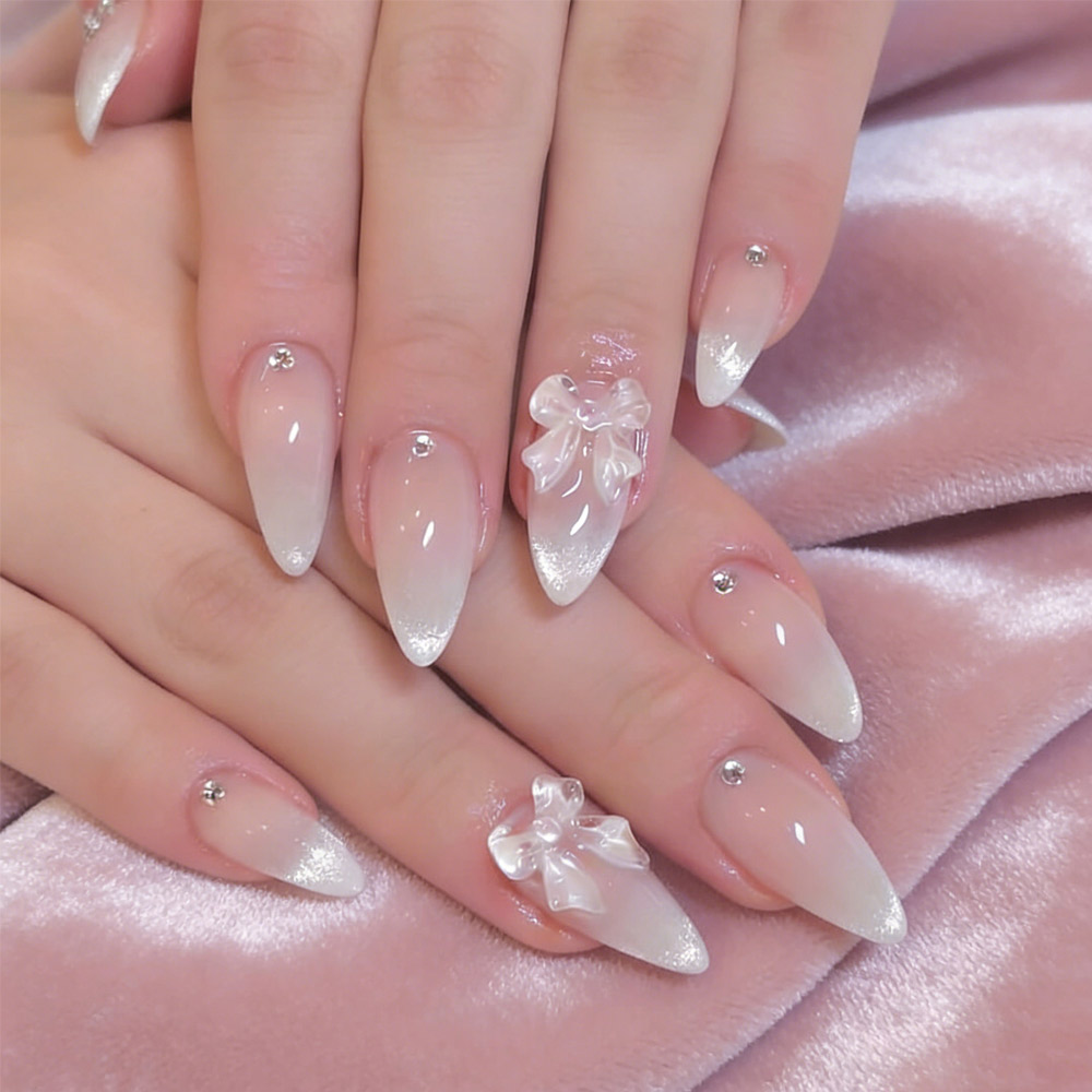 Nail Art Press On - 24 قطعة من أظافر اللوز الصناعية